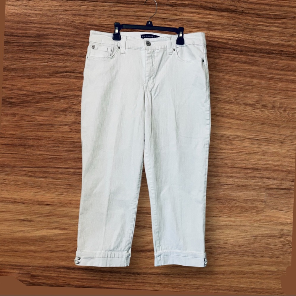 Bandolino White Capris Classic Straight-Leg